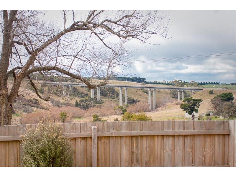 4  HOWEY ST, Gisborne VIC 3437