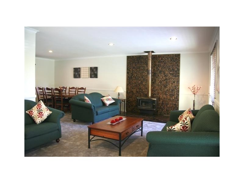 2 Charles Court, Gisborne VIC 3437