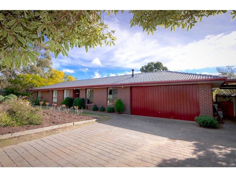 2 Charles Court, Gisborne VIC 3437