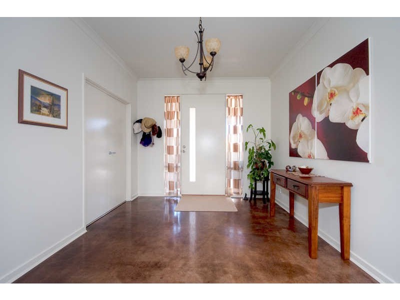 17A WORCESTER ROAD, Gisborne VIC 3437