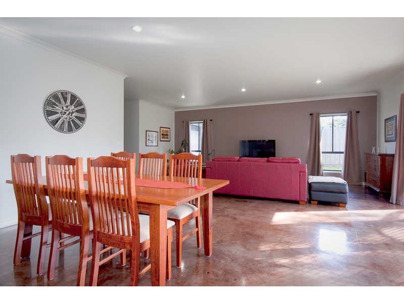 17A WORCESTER ROAD, Gisborne VIC 3437