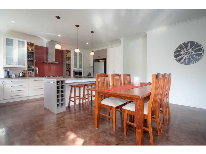 17A WORCESTER ROAD, Gisborne VIC 3437