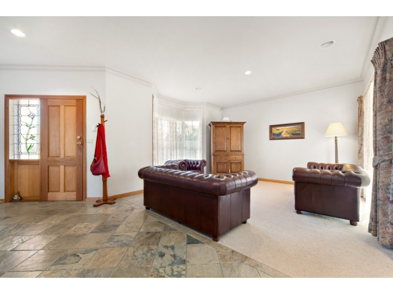 9 Carbine Court, New Gisborne VIC 3438