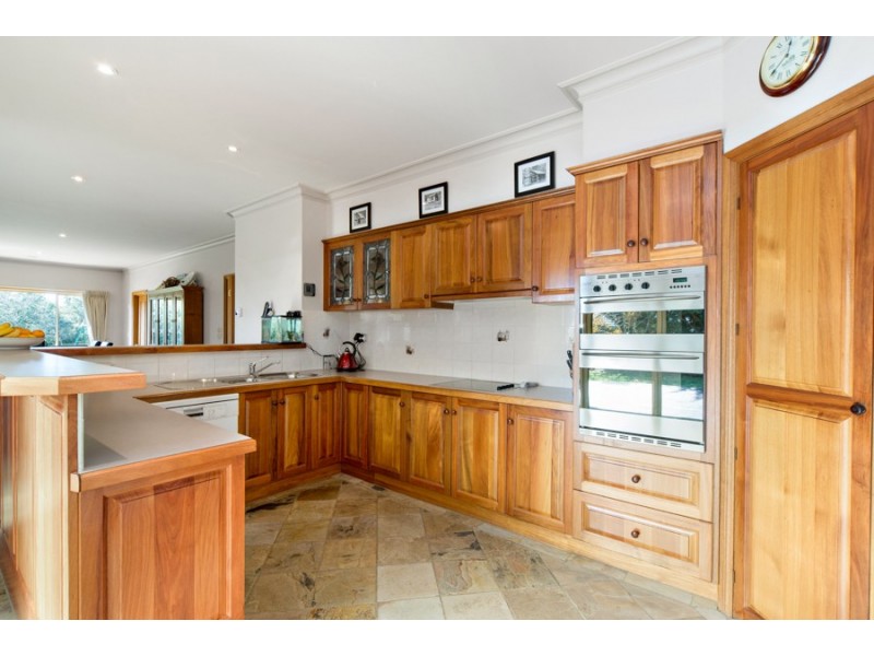 9 Carbine Court, New Gisborne VIC 3438