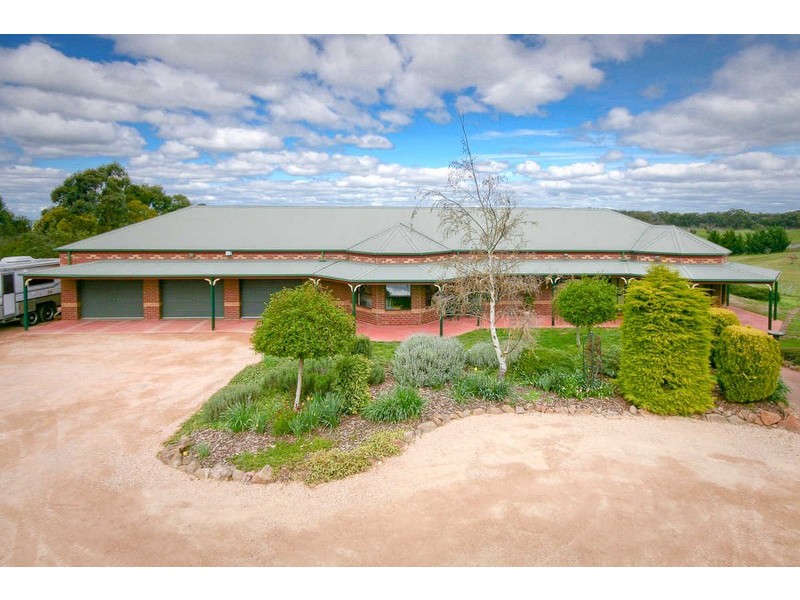 277 COUANGAULT ROAD, Gisborne VIC 3437