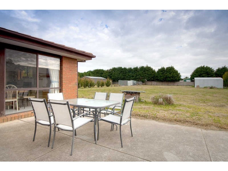 45 Coleraine Drive, Romsey VIC 3434
