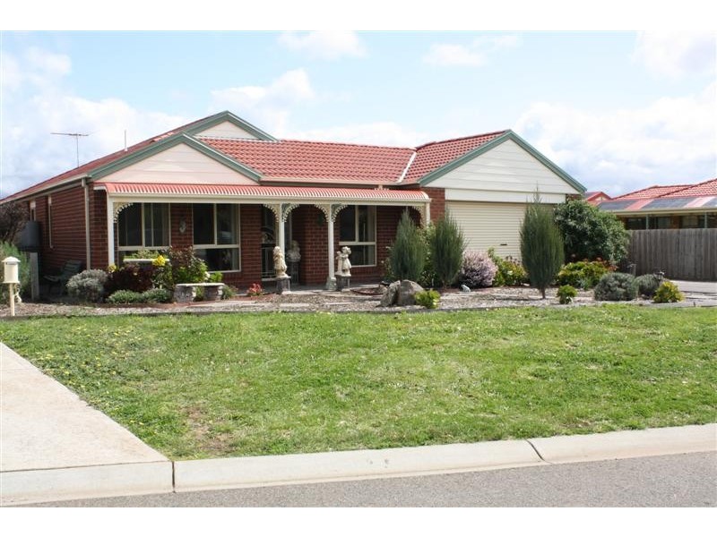 11 Landscape Close, Gisborne VIC 3437