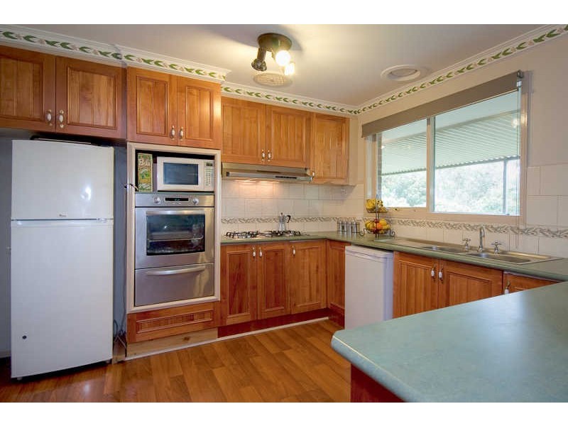 3 MOORES RD, Riddells Creek VIC 3431