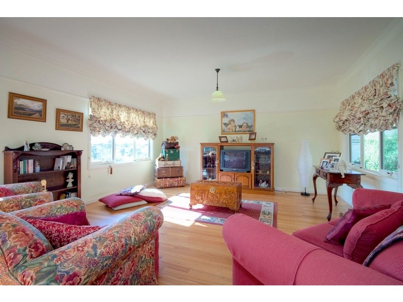 5 ABBEY COURT, Gisborne VIC 3437