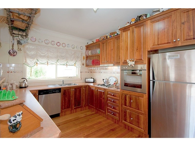 5 ABBEY COURT, Gisborne VIC 3437