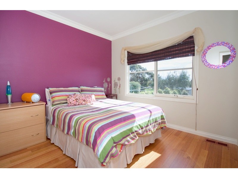 5 ABBEY COURT, Gisborne VIC 3437