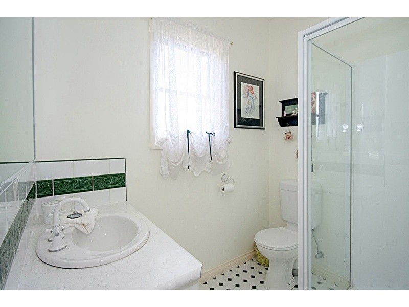 5 ABBEY COURT, Gisborne VIC 3437