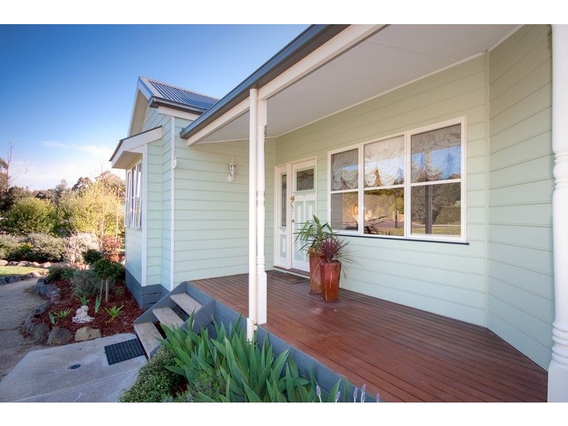 5 ABBEY COURT, Gisborne VIC 3437