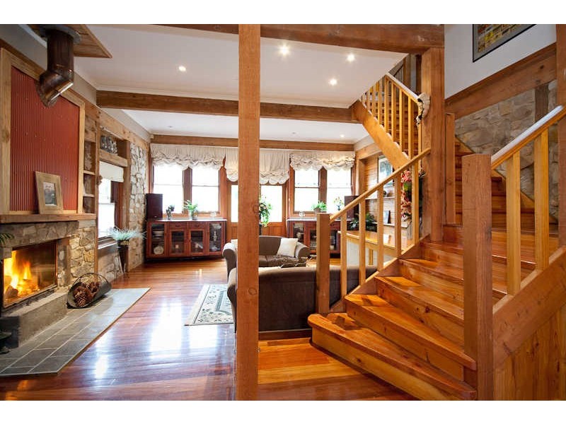 55 OUTAWOOD RISE, Gisborne VIC 3437