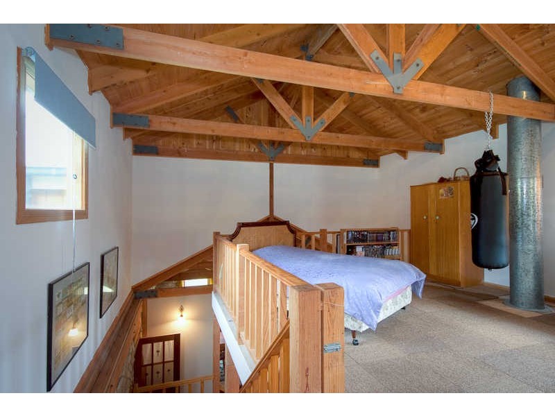 55 OUTAWOOD RISE, Gisborne VIC 3437