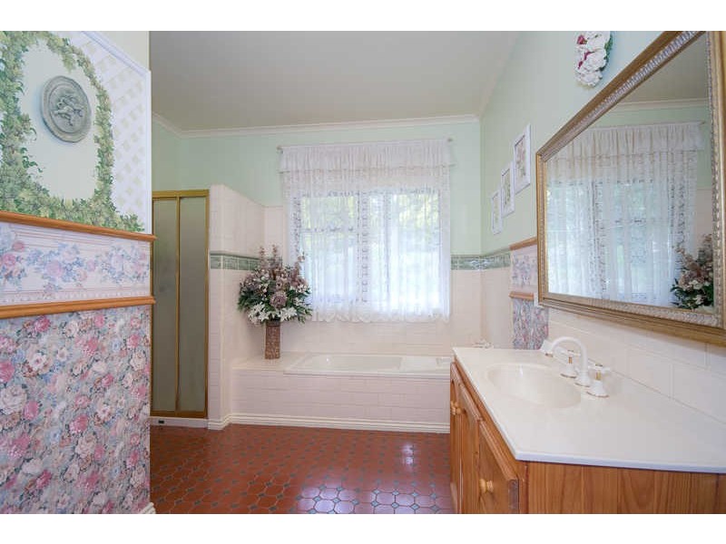 55 OUTAWOOD RISE, Gisborne VIC 3437