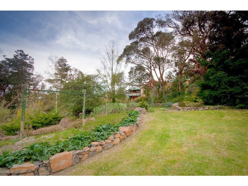 55 OUTAWOOD RISE, Gisborne VIC 3437