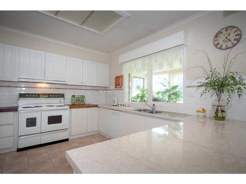 110 Tweddle Rd*, Gisborne South VIC 3437