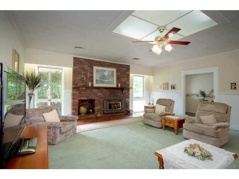 110 Tweddle Rd*, Gisborne South VIC 3437