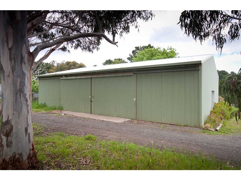 110 Tweddle Rd*, Gisborne South VIC 3437