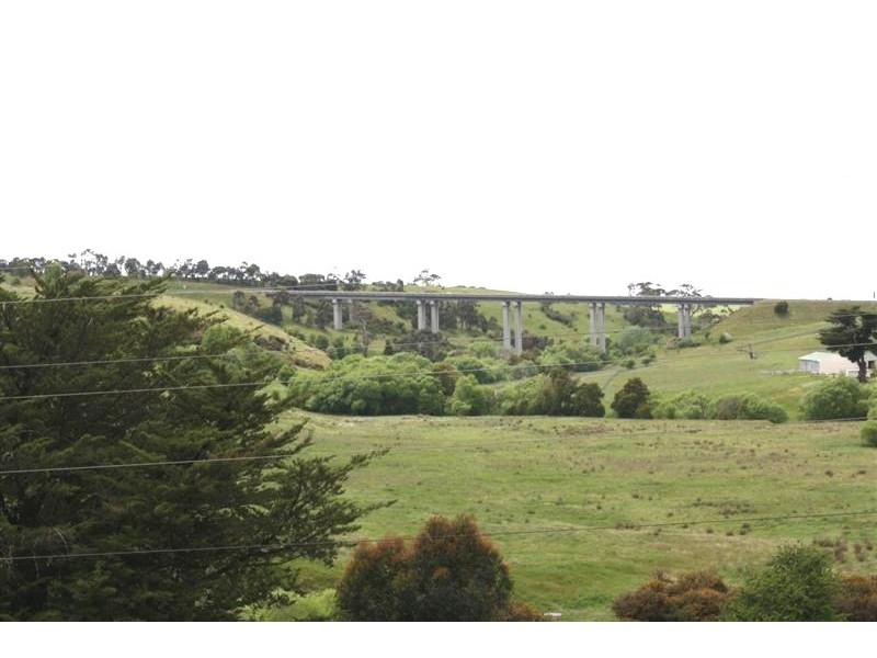 23 Melbourne Rd, Gisborne VIC 3437
