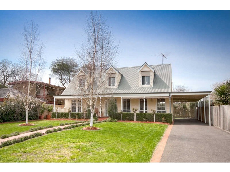 200 STATION RD, Gisborne VIC 3437