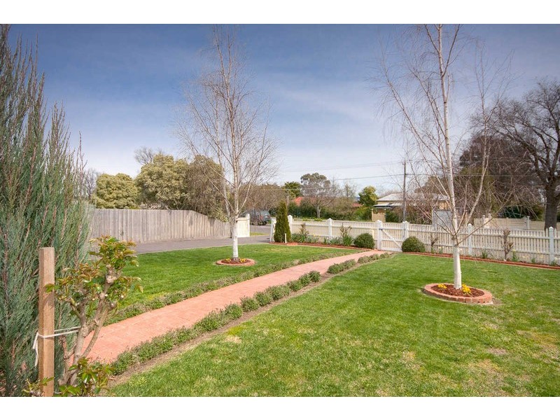 200 STATION RD, Gisborne VIC 3437