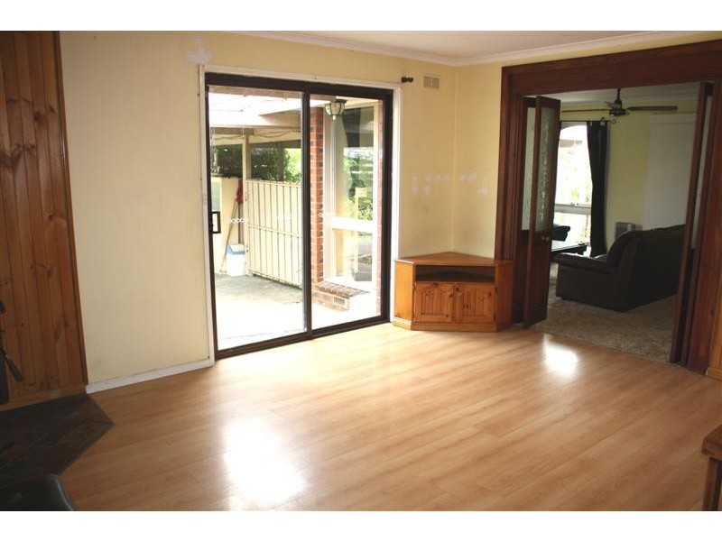 9 Carnegie Crt, Gisborne VIC 3437