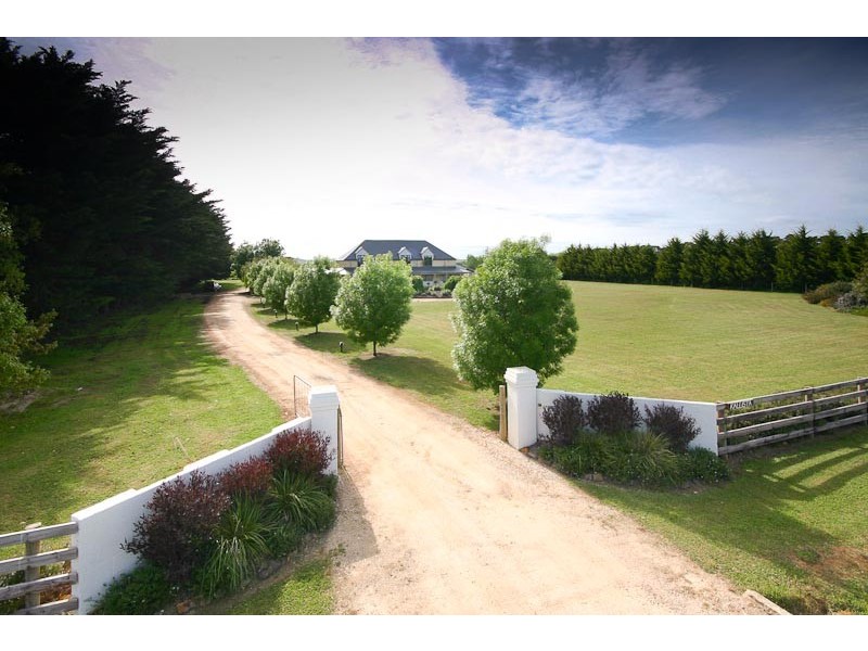 34 Tickawarra Rd*, Romsey VIC 3434