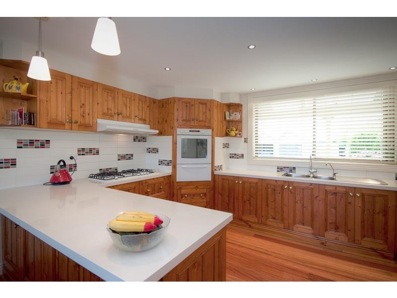 34 Tickawarra Rd*, Romsey VIC 3434