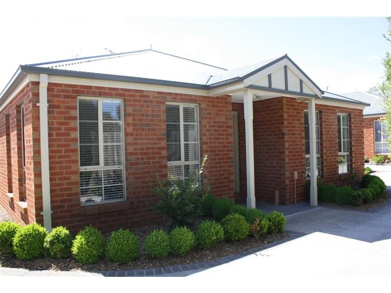 Unit 4/29  Murphy St, Romsey VIC 3434