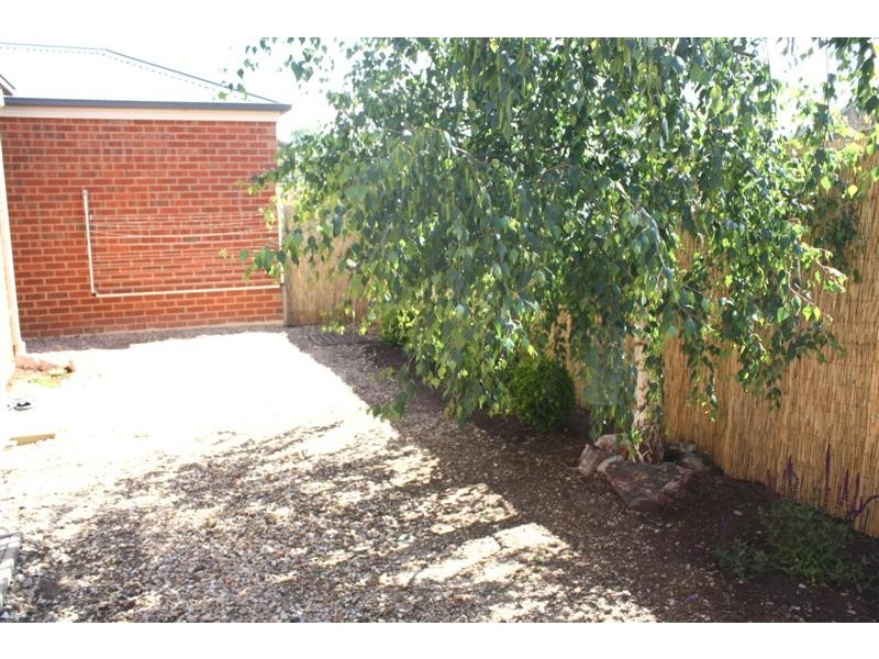 Unit 4/29  Murphy St, Romsey VIC 3434