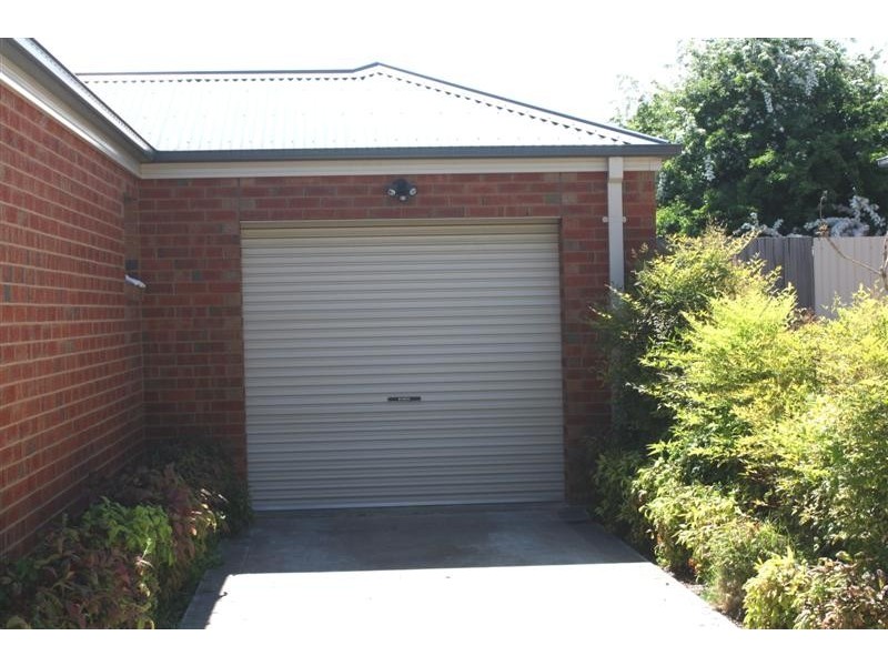 Unit 4/29  Murphy St, Romsey VIC 3434