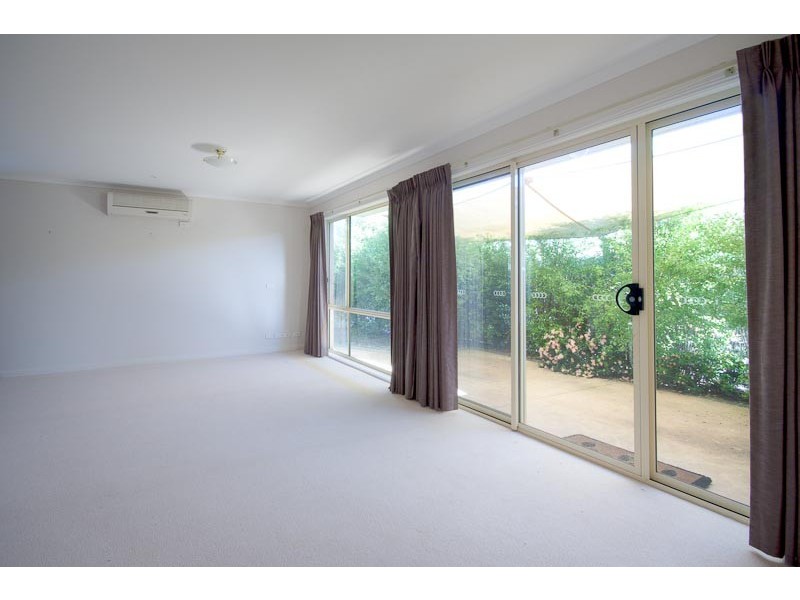 Unit 6/176 Station Rd, New Gisborne VIC 3438