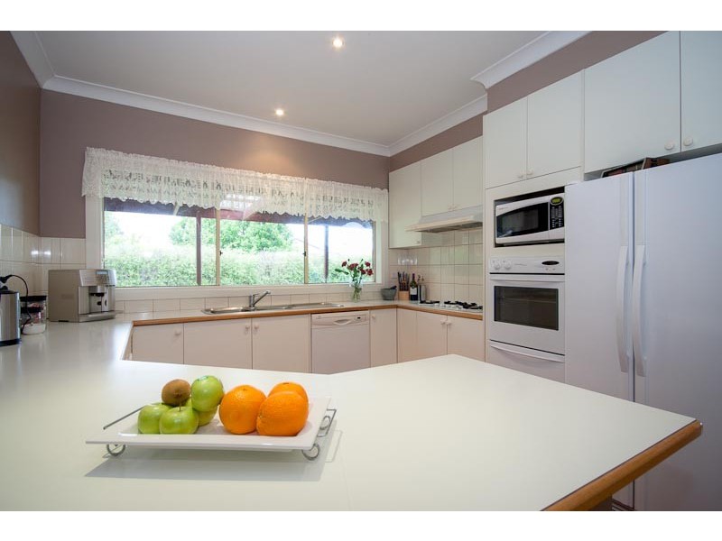 6 Comic Crt, Gisborne VIC 3437