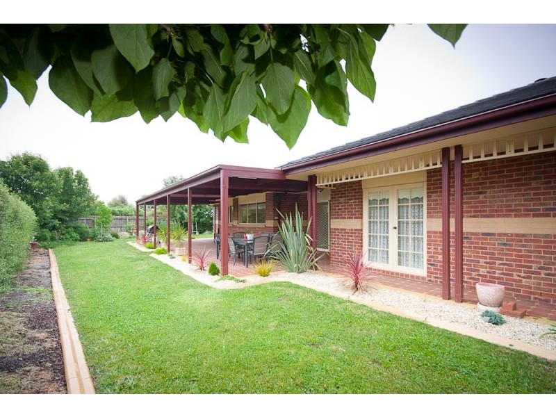 6 Comic Crt, Gisborne VIC 3437