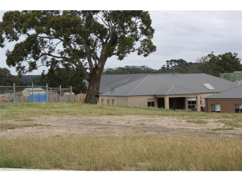 33 Mulgutherie Way, Gisborne VIC 3437
