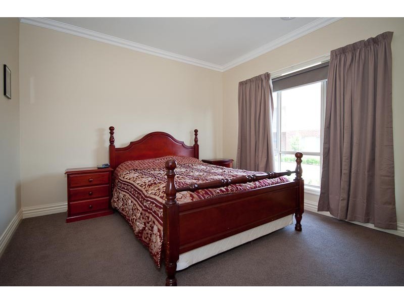 Unit 4/11  Rodney St, Gisborne VIC 3437