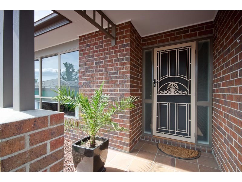 Unit 4/11  Rodney St, Gisborne VIC 3437