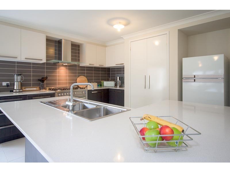 6 Mt.Vista Close, Gisborne VIC 3437