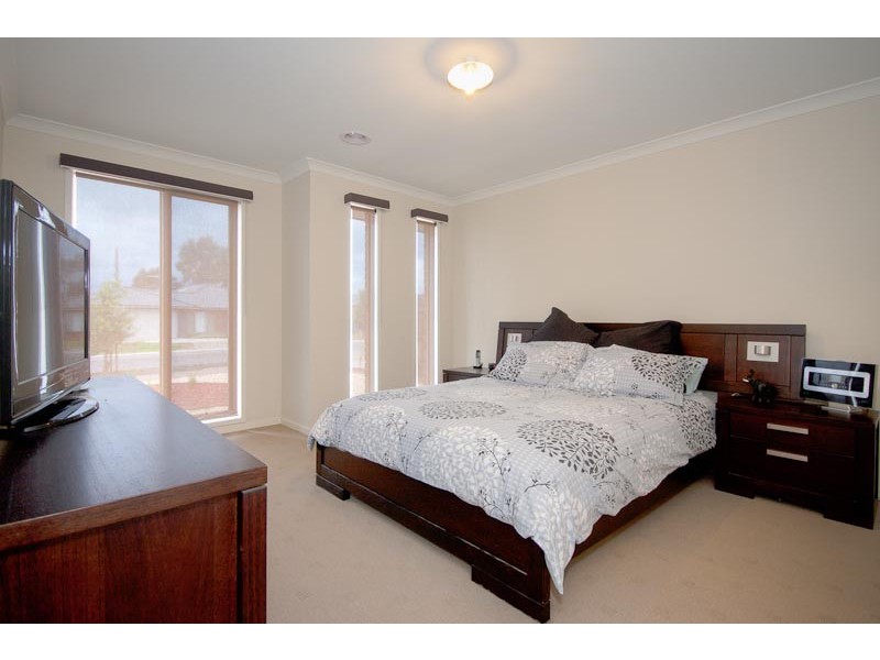 6 Mt.Vista Close, Gisborne VIC 3437