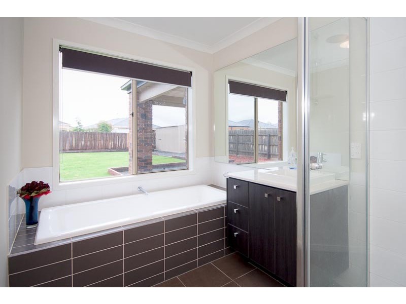 6 Mt.Vista Close, Gisborne VIC 3437