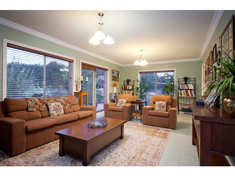 45 Ewing Drive, Romsey VIC 3434