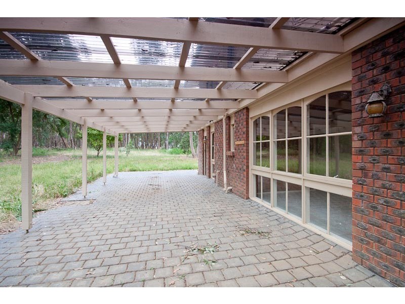 126 Crombie Rd, Macedon VIC 3440