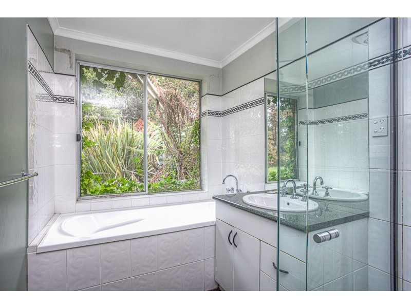 820 Bacchus Marsh Road, Bullengarook VIC 3437