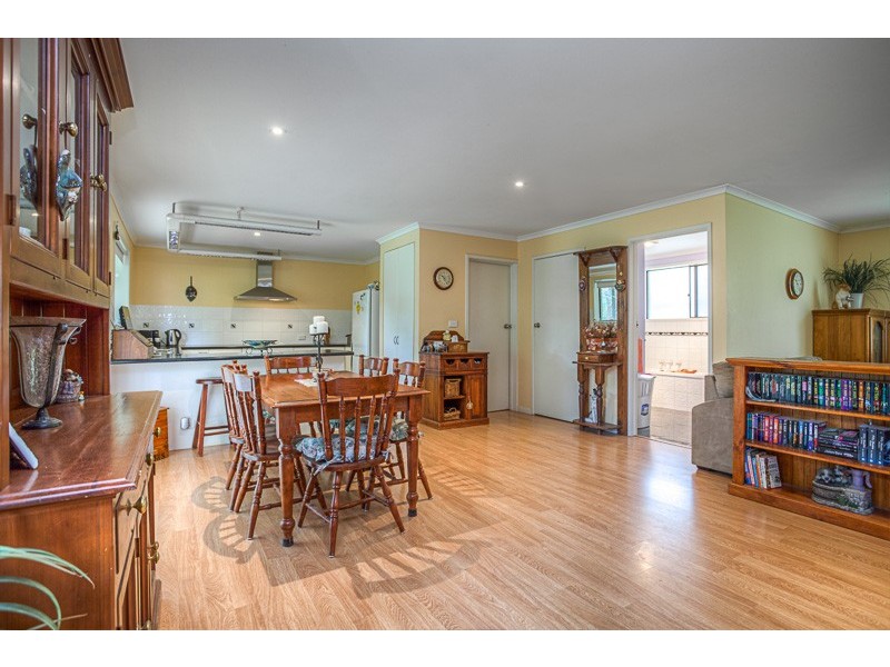 820 Bacchus Marsh Road, Bullengarook VIC 3437