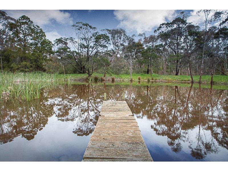 820 Bacchus Marsh Road, Bullengarook VIC 3437