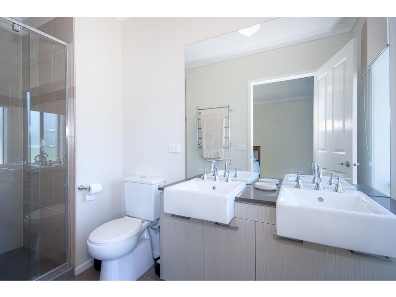 22-24 Morrow Rd, Gisborne VIC 3437