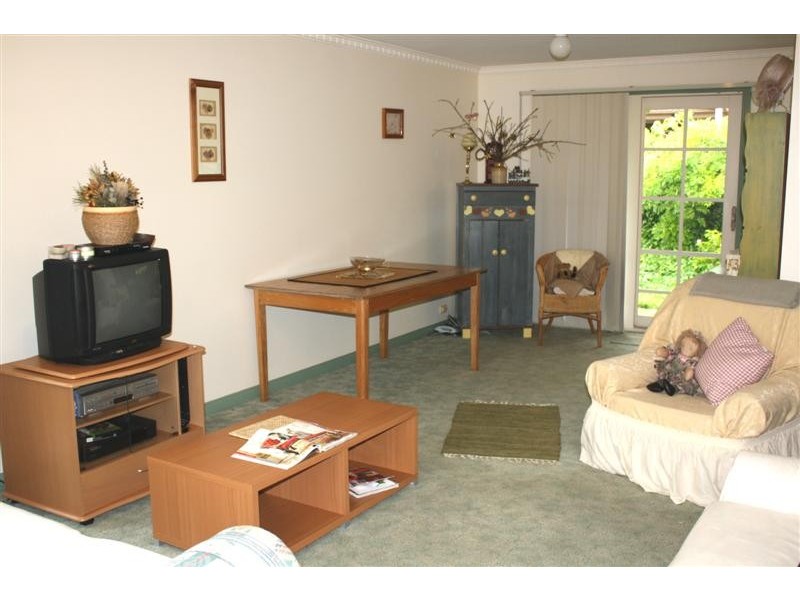 Unit 2/39-41  Mahoneys Rd, Riddells Creek VIC 3431