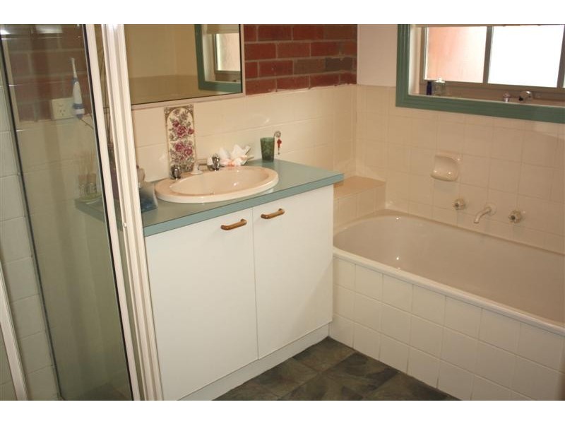 Unit 2/39-41  Mahoneys Rd, Riddells Creek VIC 3431